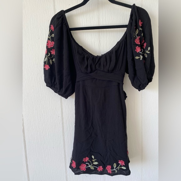 Dresses & Skirts - Beautiful flowy black mini dress | off shoulder puffy sleeves | embroidered rose